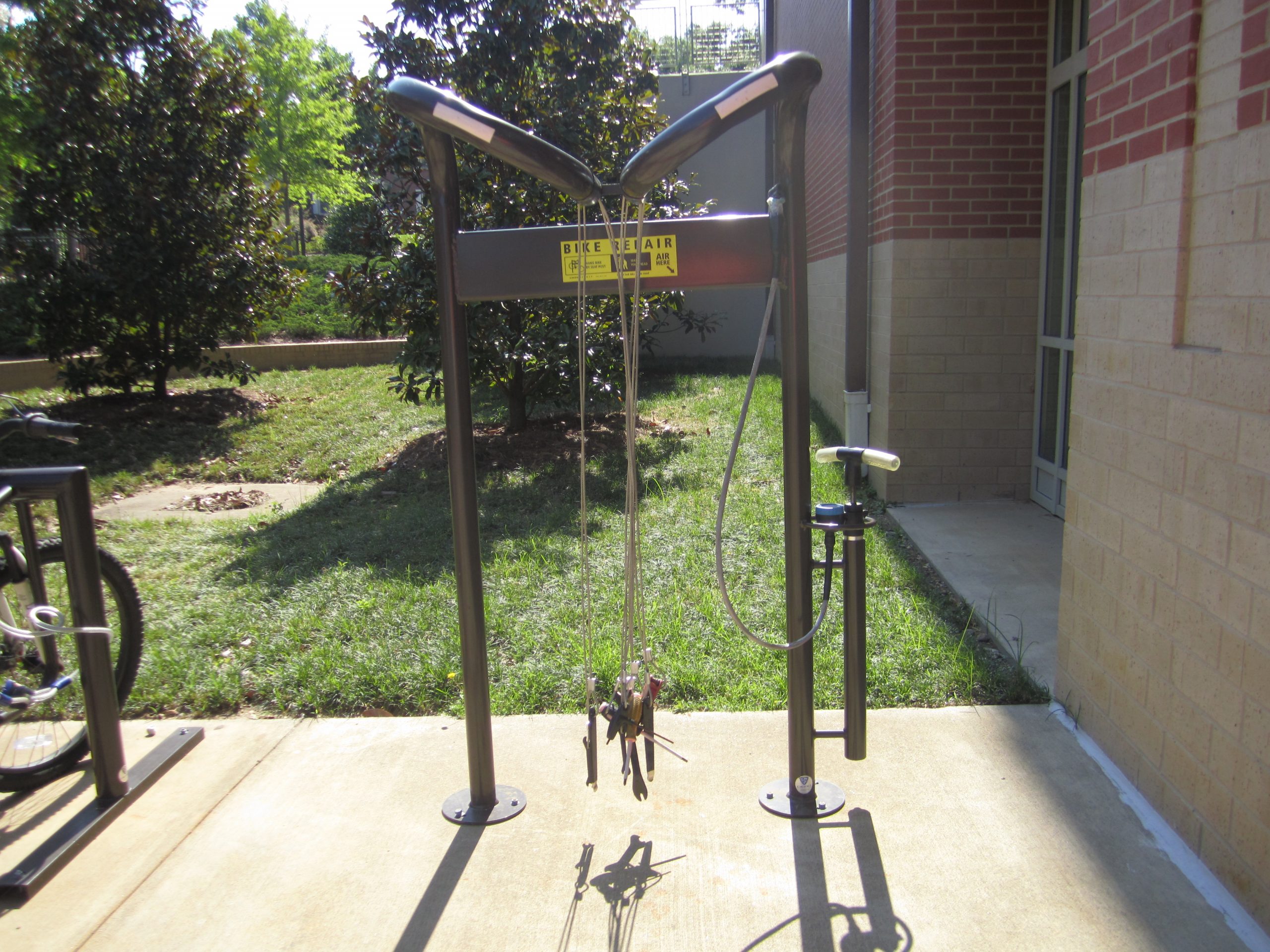 Photo of the Fix-It Repair station by the Melton Student Center.