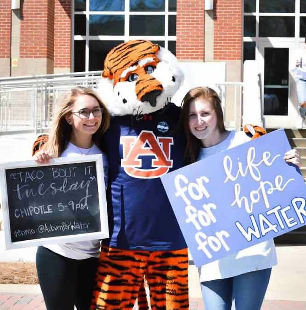 students for water with Aubie SDG Photo courtesy of Lindsey Dull